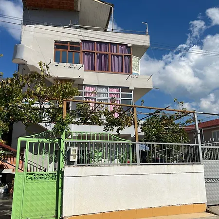 Rent Ag&af Ostello Durrës
